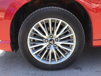 Mitsubishi Outlander 2.4h TwinMotor 13.8kWh Dynamic SUV 5dr Petrol Plug-in Hybrid CVT
