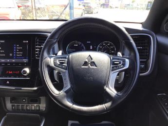 Mitsubishi Outlander 2.4h TwinMotor 13.8kWh Dynamic SUV 5dr Petrol Plug-in Hybrid CVT