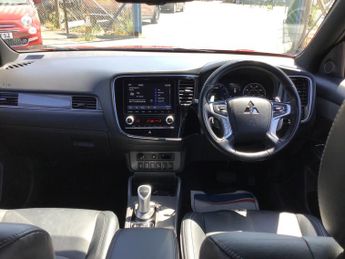 Mitsubishi Outlander 2.4h TwinMotor 13.8kWh Dynamic SUV 5dr Petrol Plug-in Hybrid CVT