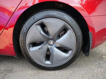 Tesla Model 3 Standard Range Plus Electric Auto RWD (241 bhp) 4dr 