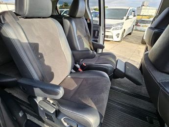 Toyota Estima AERAS-2.4L PETROL - 7 SEATER -DUAL SUNROOF- LEATHER SEATS- ULEZ/