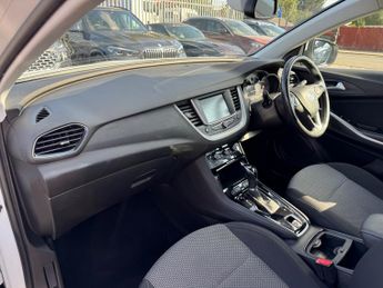 Vauxhall Grandland X 1.5 Turbo D BlueInjection SE SUV 5dr Diesel Auto 8Spd Euro 6 (s/