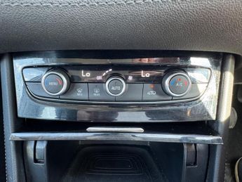 Vauxhall Grandland X 1.5 Turbo D BlueInjection SE SUV 5dr Diesel Auto 8Spd Euro 6 (s/