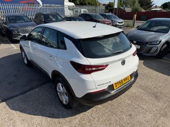 Vauxhall Grandland X 1.5 Turbo D BlueInjection SE SUV 5dr Diesel Auto 8Spd Euro 6 (s/