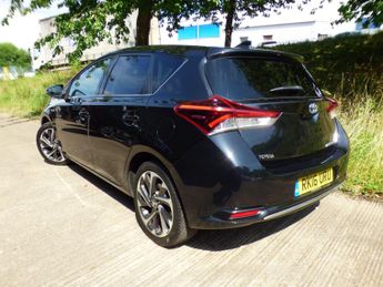 Toyota Auris 1.8 VVT-h Design CVT Euro 6 (s/s) 5dr