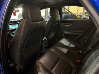 Jaguar XF 2.0d R-Sport Saloon 4dr Diesel Auto Euro 6 (s/s) (180 ps)