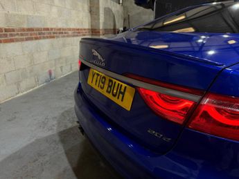 Jaguar XF 2.0d R-Sport Saloon 4dr Diesel Auto Euro 6 (s/s) (180 ps)