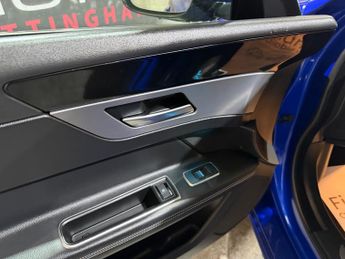 Jaguar XF 2.0d R-Sport Saloon 4dr Diesel Auto Euro 6 (s/s) (180 ps)