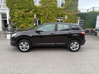 Nissan Qashqai 1.6 Acenta SUV 5dr Petrol Manual 2WD Euro 5 (s/s) (117 ps)