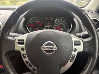 Nissan Qashqai 1.6 Acenta SUV 5dr Petrol Manual 2WD Euro 5 (s/s) (117 ps)