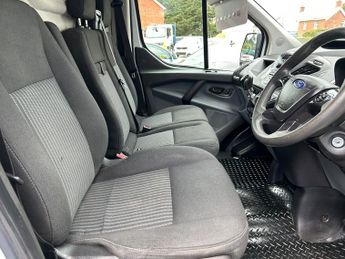 Ford Transit Custom 2.2 TDCi 290 Panel Van 5dr Diesel Manual L2 H1 (186 g/km, 98 bhp