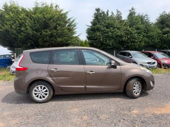 Renault Grand Scenic 1.5 dCi Privilege TomTom MPV 5dr Diesel Manual Euro 4 (106 ps)