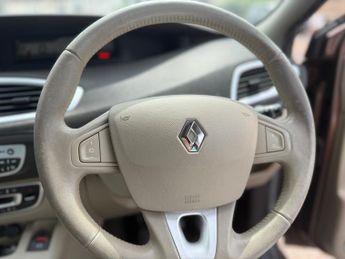 Renault Grand Scenic 1.5 dCi Privilege TomTom MPV 5dr Diesel Manual Euro 4 (106 ps)
