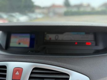 Renault Grand Scenic 1.5 dCi Privilege TomTom MPV 5dr Diesel Manual Euro 4 (106 ps)