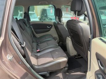 Renault Grand Scenic 1.5 dCi Privilege TomTom MPV 5dr Diesel Manual Euro 4 (106 ps)