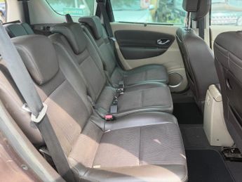 Renault Grand Scenic 1.5 dCi Privilege TomTom MPV 5dr Diesel Manual Euro 4 (106 ps)