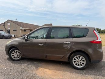 Renault Grand Scenic 1.5 dCi Privilege TomTom MPV 5dr Diesel Manual Euro 4 (106 ps)