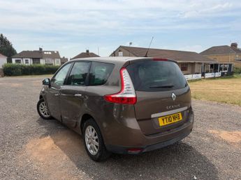 Renault Grand Scenic 1.5 dCi Privilege TomTom MPV 5dr Diesel Manual Euro 4 (106 ps)