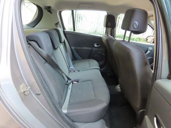 Renault Clio 1.2 Dynamique Hatchback 5dr Petrol Manual Euro 4 (75 ps)