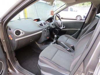 Renault Clio 1.2 Dynamique Hatchback 5dr Petrol Manual Euro 4 (75 ps)