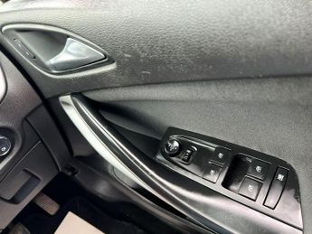 Vauxhall Astra 1.6 CDTi ecoTEC BlueInjection Tech Line Nav Euro 6 (s/s) 5dr