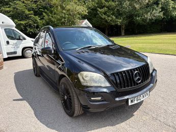 Mercedes-Benz M Class 3.0 ML350 CDI V6 BlueEfficiency Grand Edition (rear entertainmen