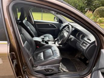 Volvo XC70 2.4 D5 SE Lux Estate 5dr Diesel Geartronic AWD Euro 5 (215 ps)