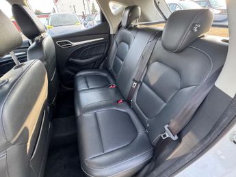 MG ZS 1.0 T-GDI Exclusive SUV 5dr Petrol Auto Euro 6 (111 ps)