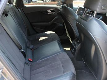 Audi A4 Avant 2.0 TFSI 40 Black Edition Estate 5dr Petrol S Tronic Euro 6 (s/s