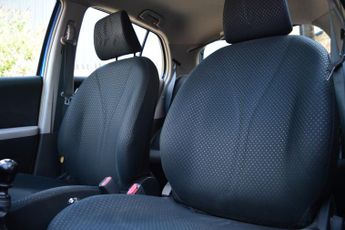 Toyota Yaris 1.33 Dual VVT-i TR Hatchback 5dr Petrol Manual Euro 4 (s/s) (101