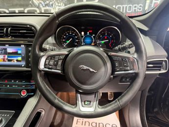 Jaguar F-Pace 2.0 D180 R-Sport SUV 5dr Diesel Auto AWD Euro 6 (s/s) (180 ps)