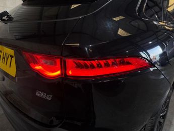 Jaguar F-Pace 2.0 D180 R-Sport SUV 5dr Diesel Auto AWD Euro 6 (s/s) (180 ps)