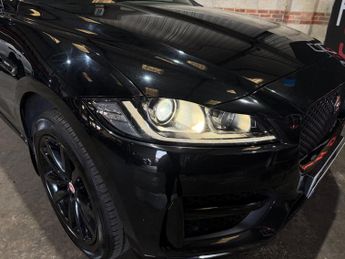 Jaguar F-Pace 2.0 D180 R-Sport SUV 5dr Diesel Auto AWD Euro 6 (s/s) (180 ps)