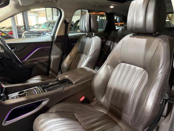 Jaguar F-Pace 2.0 D180 Portfolio SUV 5dr Diesel Auto AWD Euro 6 (s/s) (180 ps)