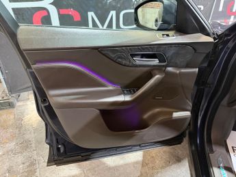 Jaguar F-Pace 2.0 D180 Portfolio SUV 5dr Diesel Auto AWD Euro 6 (s/s) (180 ps)