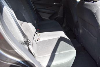 Nissan Qashqai 1.3 DIG-T MHEV Acenta Premium XTRON Euro 6 (s/s) 5dr