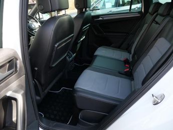 Volkswagen Tiguan 2.0 TDI R-Line DSG 4Motion Euro 6 (s/s) 5dr
