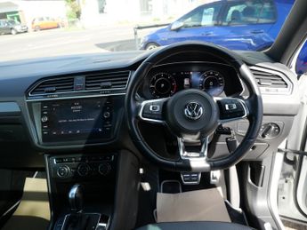 Volkswagen Tiguan 2.0 TDI R-Line DSG 4Motion Euro 6 (s/s) 5dr