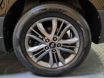 Hyundai ix35 2.0 CRDi SE SUV 5dr Diesel Auto 4WD - FOUR WHEEL DRIVE - AUTOMAT