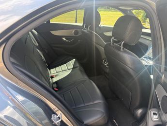Mercedes-Benz C Class 2.1 C220d AMG Line Saloon 4dr Diesel G-Tronic+ Euro 6 (s/s) (170