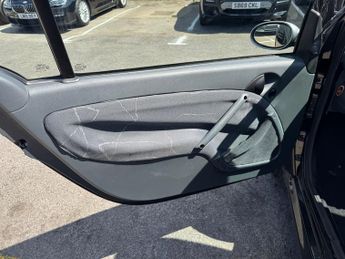 Smart ForTwo 0.7 City Passion Cabriolet 2dr Petrol Automatic (113 g/km, 61 bh