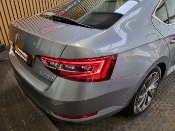 Skoda Superb 2.0 TDI Laurin & Klement Hatchback DSG - ONLY 40000 MILES - AUTO