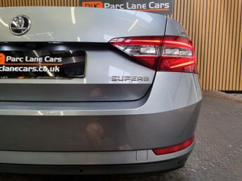 Skoda Superb 2.0 TDI Laurin & Klement Hatchback DSG - ONLY 40000 MILES - AUTO