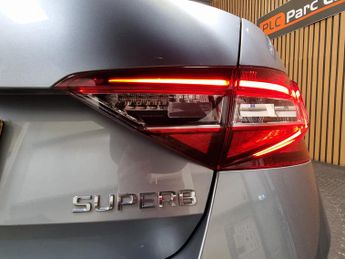 Skoda Superb 2.0 TDI Laurin & Klement Hatchback DSG - ONLY 40000 MILES - AUTO