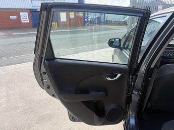 Honda Jazz 1.4 i-VTEC ES Hatchback 5dr Petrol CVT Euro 5 (99 ps)