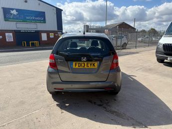 Honda Jazz 1.4 i-VTEC ES Hatchback 5dr Petrol CVT Euro 5 (99 ps)