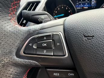 Ford Kuga 1.5T EcoBoost ST-Line SUV 5dr Petrol Auto AWD Euro 6 (s/s) (176 