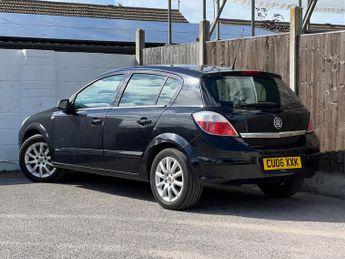 Vauxhall Astra 1.8i 16v Elite Hatchback 5dr Petrol Automatic (197 g/km, 123 bhp