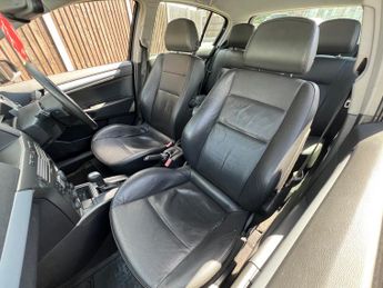 Vauxhall Astra 1.8i 16v Elite Hatchback 5dr Petrol Automatic (197 g/km, 123 bhp