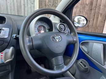 Toyota Aygo 1.0 VVT-i Blue Hatchback 5dr Petrol MultiMode Euro 4 (67 bhp)